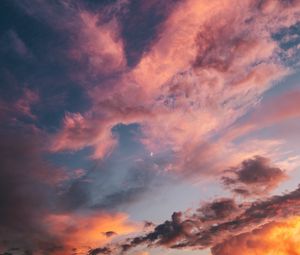Preview wallpaper clouds, sky, sunset, dawn, porous