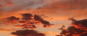 Preview wallpaper clouds, sky, sunset, pink, beautiful