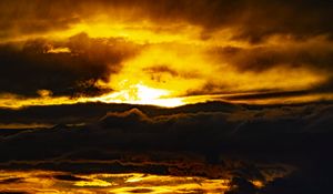 Preview wallpaper clouds, sun, sea, waves, dark