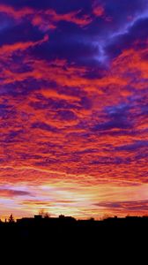 Preview wallpaper clouds, sunset, horizon, sky, porous