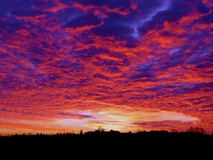 Preview wallpaper clouds, sunset, horizon, sky, porous