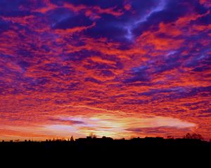 Preview wallpaper clouds, sunset, horizon, sky, porous