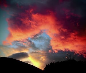 Preview wallpaper clouds, sunset, sky, nature, dark