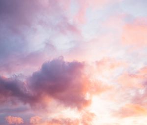 Preview wallpaper clouds, sunset, sky, pink, dusk, evening