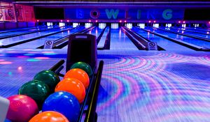 Preview wallpaper club, bowling, balls