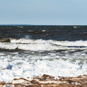 Preview wallpaper coast, foam, sea, waves, horizon, nature