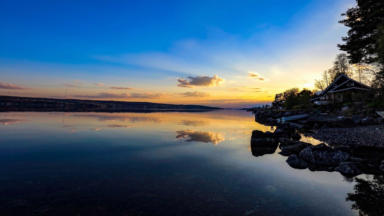 Wallpaper coast, lake, reflection, clouds, twilight