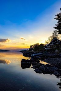 Preview wallpaper coast, lake, reflection, clouds, twilight