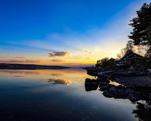 Preview wallpaper coast, lake, reflection, clouds, twilight