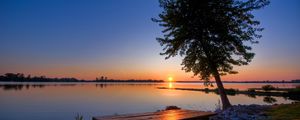 Preview wallpaper coast, lake, tree, table, benches, evening, decline, romanticism