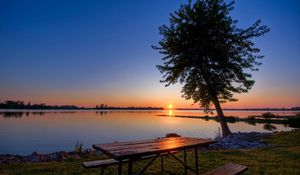 Preview wallpaper coast, lake, tree, table, benches, evening, decline, romanticism