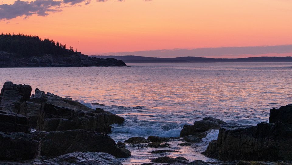 960x544 Wallpaper coast, rocks, sea, sunset, dark