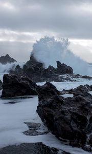 Preview wallpaper coast, rocks, sea, waves, spray, water