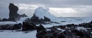 Preview wallpaper coast, rocks, sea, waves, spray, water