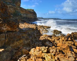 Preview wallpaper coast, rocks, stones, sea, spray, water