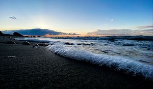Preview wallpaper coast, sea, foam, bubbles