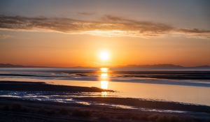 Preview wallpaper coast, sea, sunset, sun, landscape