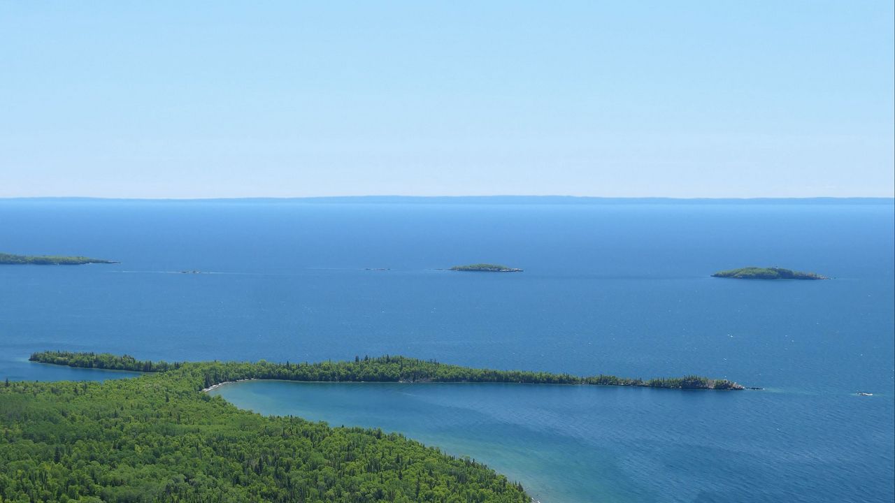 Wallpaper coast, sea, trees, bushes, horizon