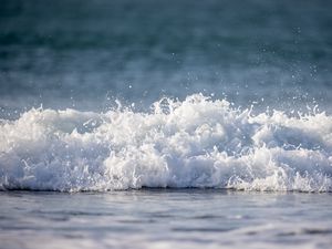 Preview wallpaper coast, sea, water, waves, spray