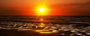 Preview wallpaper coast, sea, waves, sunset, horizon, landscape