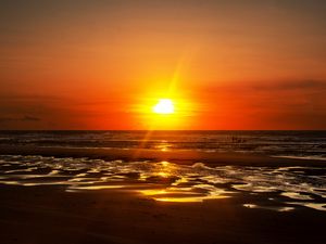 Preview wallpaper coast, sea, waves, sunset, horizon, landscape