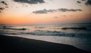 Preview wallpaper coast, sea, waves, water, horizon, twilight