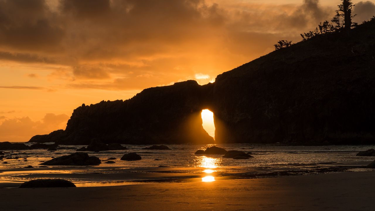 Wallpaper coast, water, rocks, sun, sunset, dark