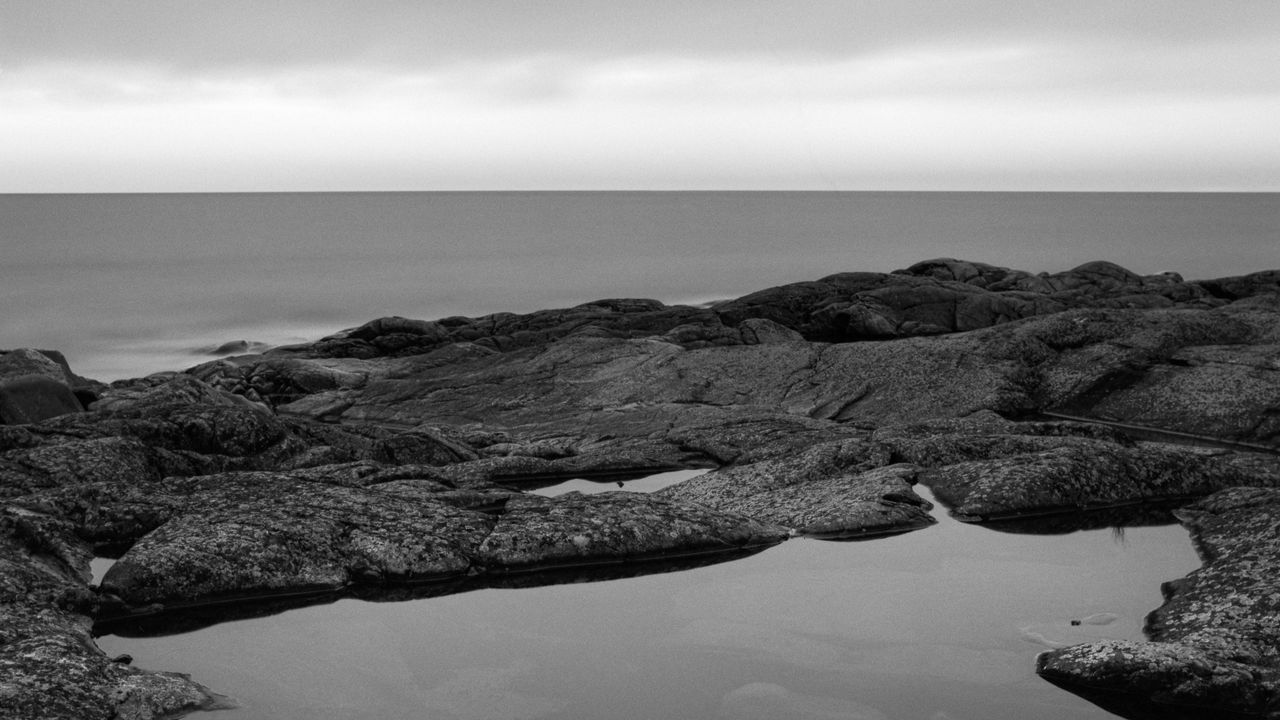 Wallpaper coast, water, sea, black and white, horizon