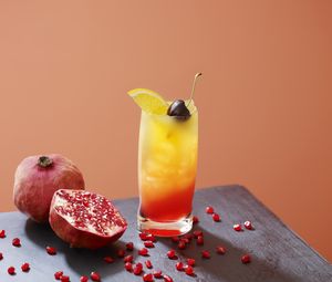 Preview wallpaper cocktail, ice, fruit, drink, glass