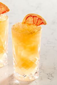 Preview wallpaper cocktail, orange, slice, ice, drink