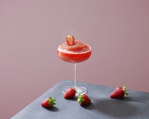 Preview wallpaper cocktail, strawberry, glass, pink