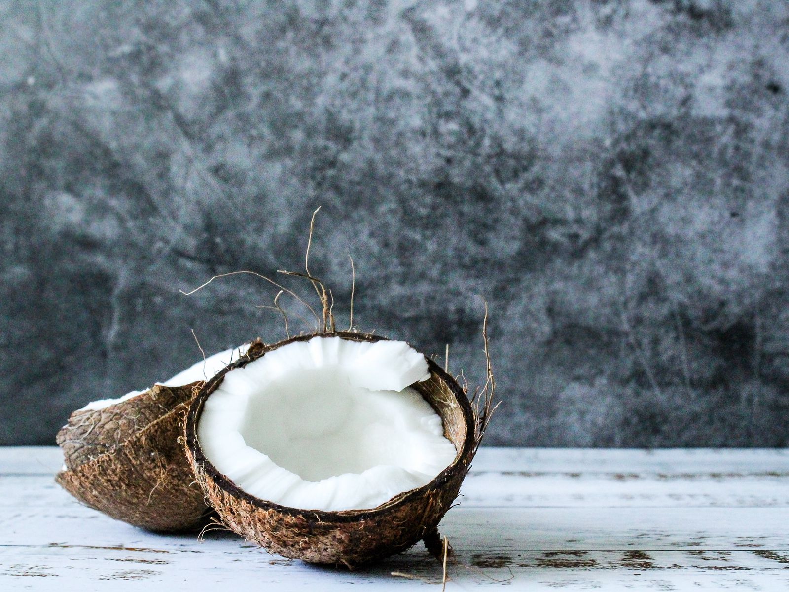 Download wallpaper 1600x1200 coconut, fruit, texture standard 4:3 hd