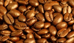 Preview wallpaper coffee, beans, glare, macro, brown