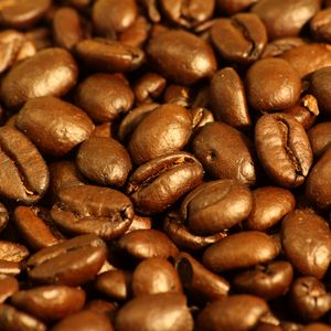 Preview wallpaper coffee, beans, glare, macro, brown