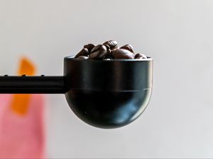 Preview wallpaper coffee, beans, macro, scoop