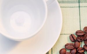 Preview wallpaper coffee beans, plate, food