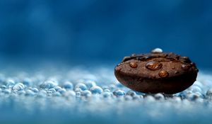 Preview wallpaper coffee beans, water, liquid, droplets, wet