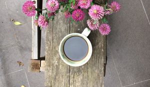 Preview wallpaper coffee, cup, clover, flowers, bouquet