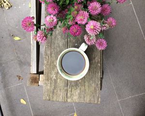 Preview wallpaper coffee, cup, clover, flowers, bouquet