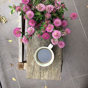 Preview wallpaper coffee, cup, clover, flowers, bouquet