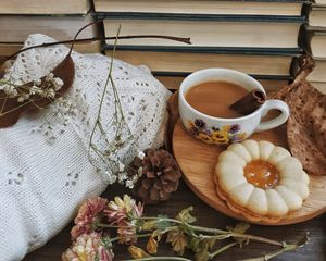 Preview wallpaper coffee, cup, cookies, books