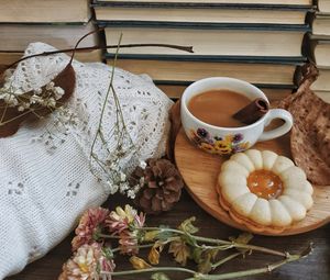 Preview wallpaper coffee, cup, cookies, books