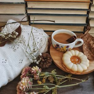 Preview wallpaper coffee, cup, cookies, books