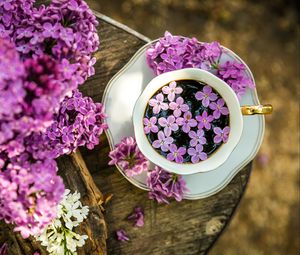 Preview wallpaper coffee, cup, lilac, flowers, wooden