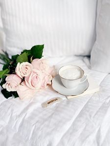 Preview wallpaper coffee, cup, roses, bouquet, aesthetics