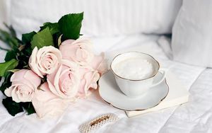 Preview wallpaper coffee, cup, roses, bouquet, aesthetics