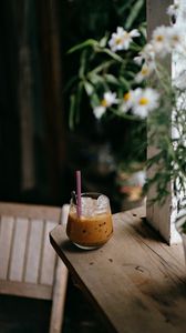 Preview wallpaper coffee, drink, ice, glass, chamomile, flowers
