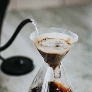 Preview wallpaper coffee, drink, kemex, process