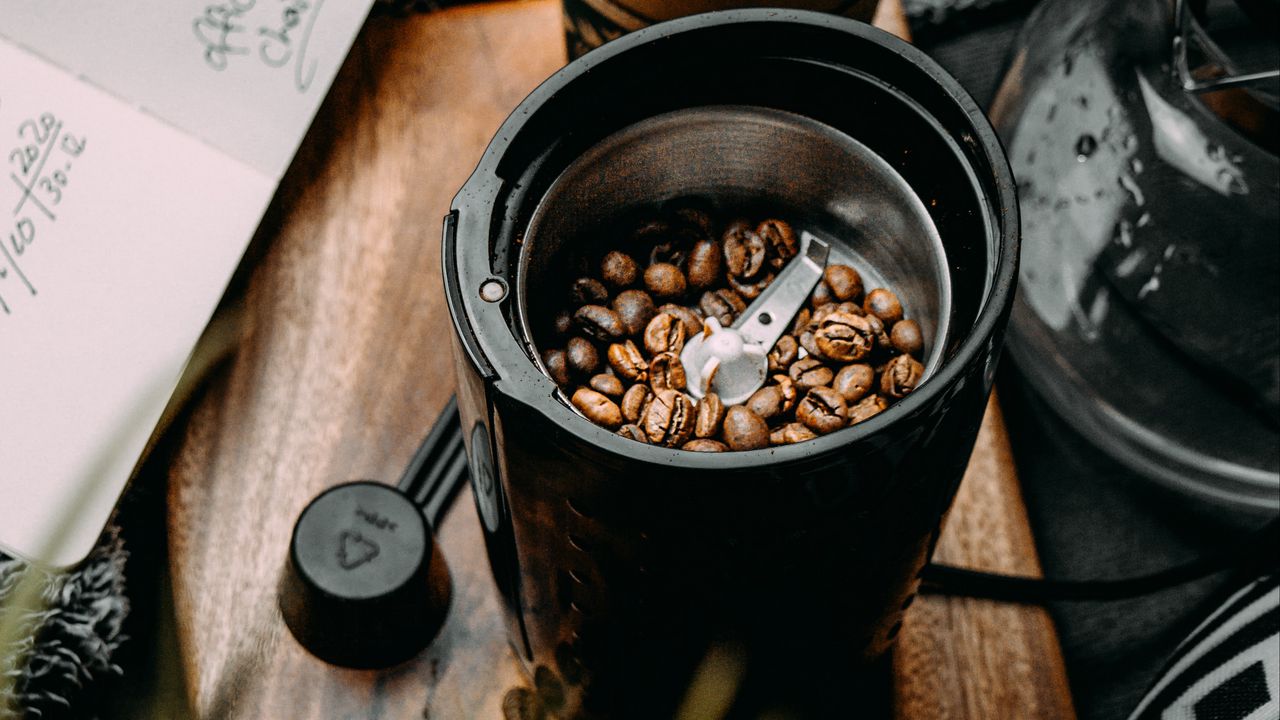 Wallpaper coffee grinder, coffee beans, coffee hd, picture, image