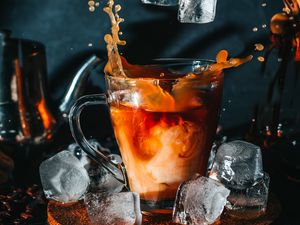 Preview wallpaper coffee, ice, drink, splash, cup